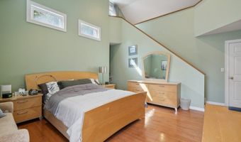 78 Main St, Bayonne, NJ 07035