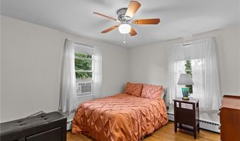 174 Lawnacre Dr, Cranston, RI 02920