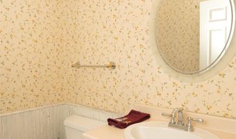 106 Jenkins Rd, Bedford, NH 03110