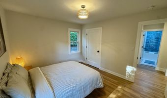 1496 Newport Rd, Ann Arbor, MI 48103