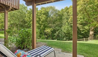 1410 Grandview Ct 1410, Algonquin, IL 60102