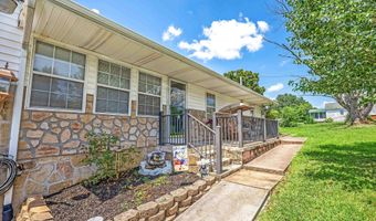 958 W Hunt Rd, Alcoa, TN 37701