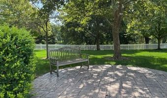 2776 S Knightsbridge Cir, Ann Arbor, MI 48105