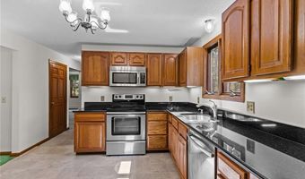 30 Pacheco Dr, North Smithfield, RI 02896
