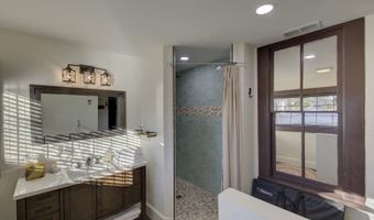 405 W Avenue E, Alpine, TX 79830