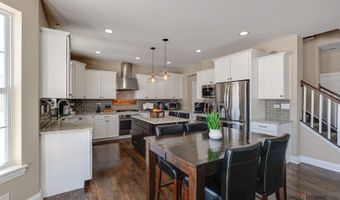 705 N Kaspar Ave, Arlington Heights, IL 60004