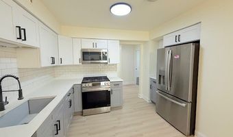 833 W Heritage Dr 1, Addison, IL 60101