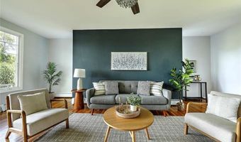 4 Buckingham St, Barrington, RI 02806