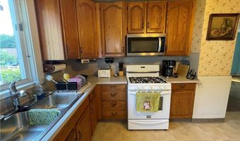 66 Sherry Ave, Bristol, RI 02809