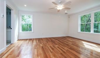 44 Saddlebrook Dr, Warwick, RI 02818