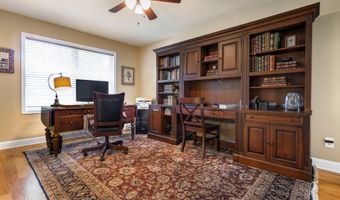 15 Wildwood Dr, Albany, NY 12211