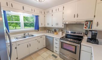 2001 Meadowlark Ln, Albertville, AL 35951