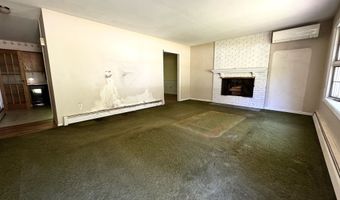 142 Pine Cir, Bennington, VT 05201