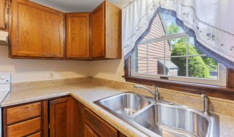 13 Cortland Cir, Bangor, ME 04401