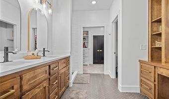 1013 Prairie View Rd, Ardmore, OK 73401