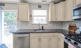 64 OAKTON Dr, Atco, NJ 08004
