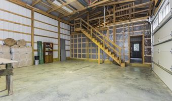724 N Water St, Albany, IN 47320