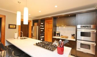 15 McKinley St, Bangor, ME 04401