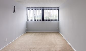 5911 EDSALL Rd 406, Alexandria, VA 22304
