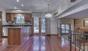 1640 Ridge Hill Ln, Indianapolis, IN 46217