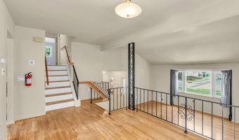 4 Michele Dr, Middletown, NJ 07748