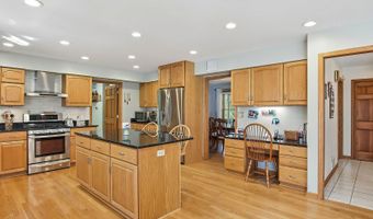 40498 N Sunset Dr, Antioch, IL 60002