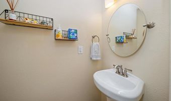 610 Creekside Ave, Oceanside, CA 92057