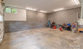 9 Koenig Way, Asheville, NC 28804