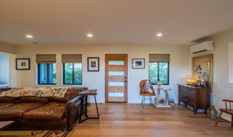 390 4TH St, Bandon, OR 97411
