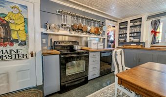 18 Waldo Ave, Belfast, ME 04915