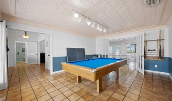 214 Bayview Dr, Aransas Pass, TX 78336