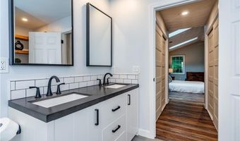 7 Wickham Rd, North Kingstown, RI 02852