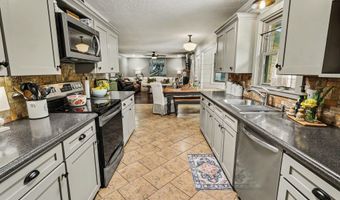 1404 Bains St, Albertville, AL 35950