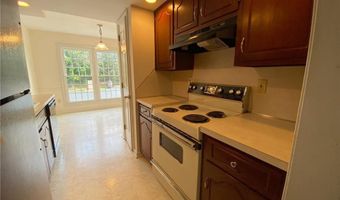 515 Ponds Edge Ln, Allentown, PA 18104