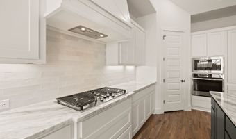 914 Highlands Ave, Aledo, TX 76008
