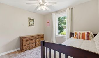 906 Cedar Ct, Aberdeen, NC 28315