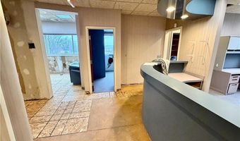 1090 New London Ave 5, Cranston, RI 02920