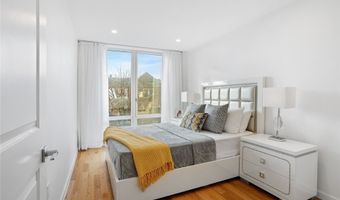 56-02 31st Ave 3D, Woodside, NY 11377