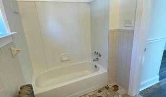 37 E GLOUCESTER Pike 1, Barrington, NJ 08007