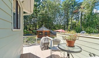 8 Brookdale Cir, Billerica, MA 01821