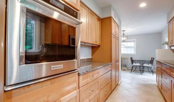 8217 CINDY Ln, Bethesda, MD 20817