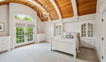 1 Willowbrook Ct, Bedford, NH 03110