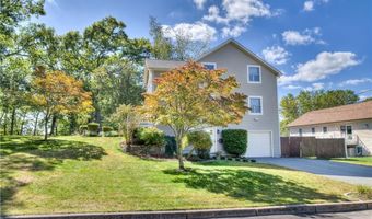 110 Lake View Rd, Cranston, RI 02920