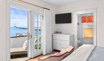 115 Washington St, Newport, RI 02840