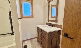 209 10th Ave NW, Bowman, ND 58623