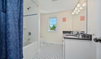 9 Casey Ct, Newport, RI 02840