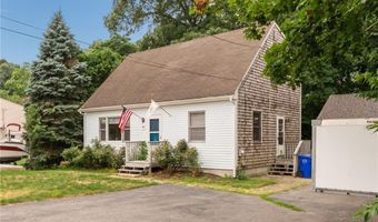11 Pawtucket Ave, Bristol, RI 02809