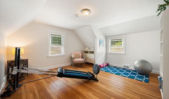 118 Poplar St, Bangor, ME 04401