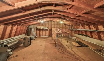 831 W Gebhard Ln, Alden, NY 14004