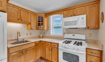 833 Lincoln St, Middletown, NJ 07748